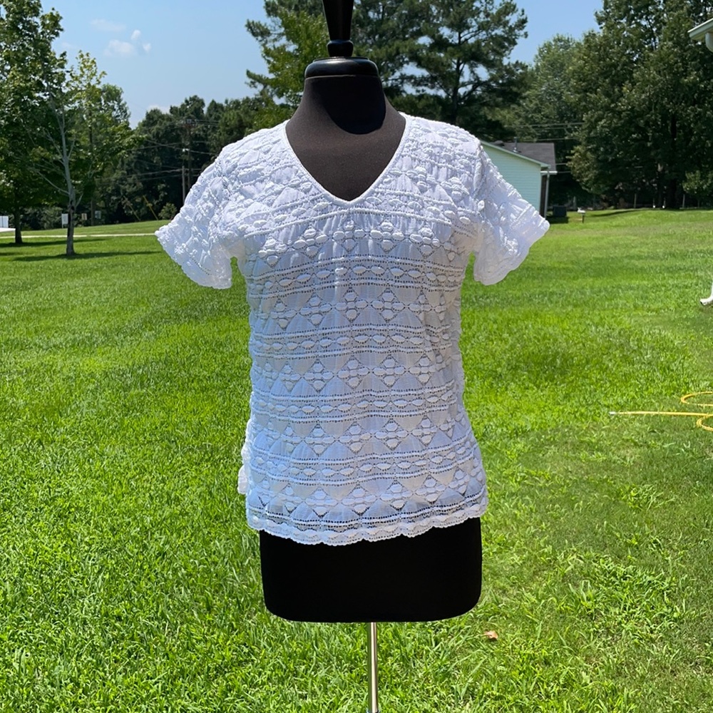 NWOT East 5th Petite Women’s White Lace Like Top